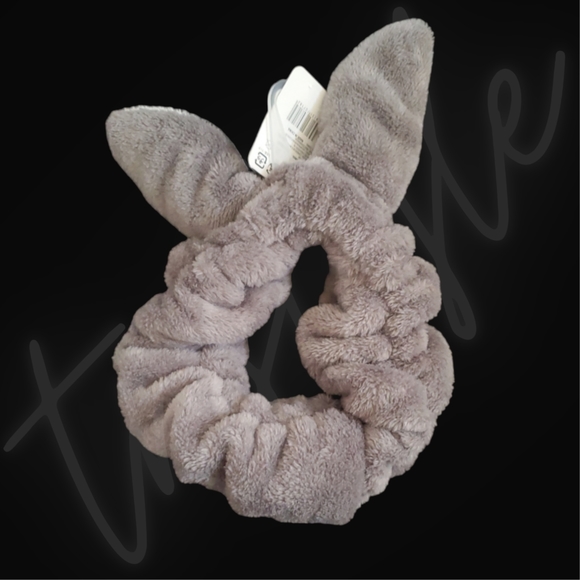 ⭐️4/$20⭐️ Fluffy Headband - Gray Bunny - Picture 2 of 2